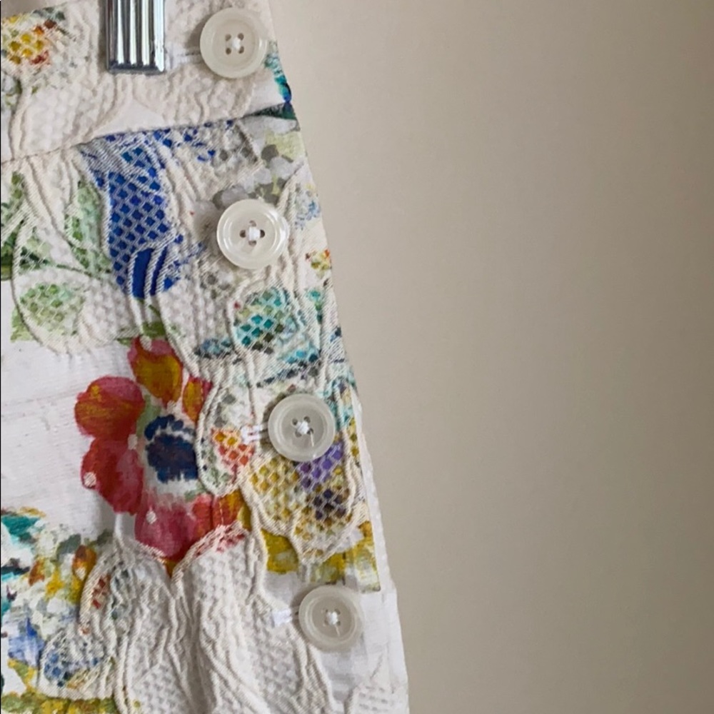Elevenses embroidered shorts - Picture 3 of 7